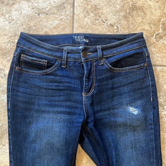 Time and Tru | Skinny Jeans - Picture 2 of 4